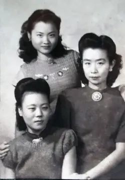 欧美人妻一区二区三区:08-14-18-40-45-48D:42,色情内容是不合法的,违反我国相关的法律法规。我们应该遵守法律和道德准则,远离色情内容。如果您有其他有益身心的娱乐需求,可以寻找一些正规的平台或文化活动,例如观看电影、参加体育运动、学习知识等,以丰富您的生活。 欧美人妻一区二区三区:08-14-18-40-45-48D:42,色情内容是不合法的,违反我国相关的法律法规。我们应该遵守法律和道德准则,远离色情内容。如果您有其他有益身心的娱乐需求,可以寻找一些正规的平台或文化活动,例如观看电影、参加体育运动、学习知识等,以丰富您的生活。