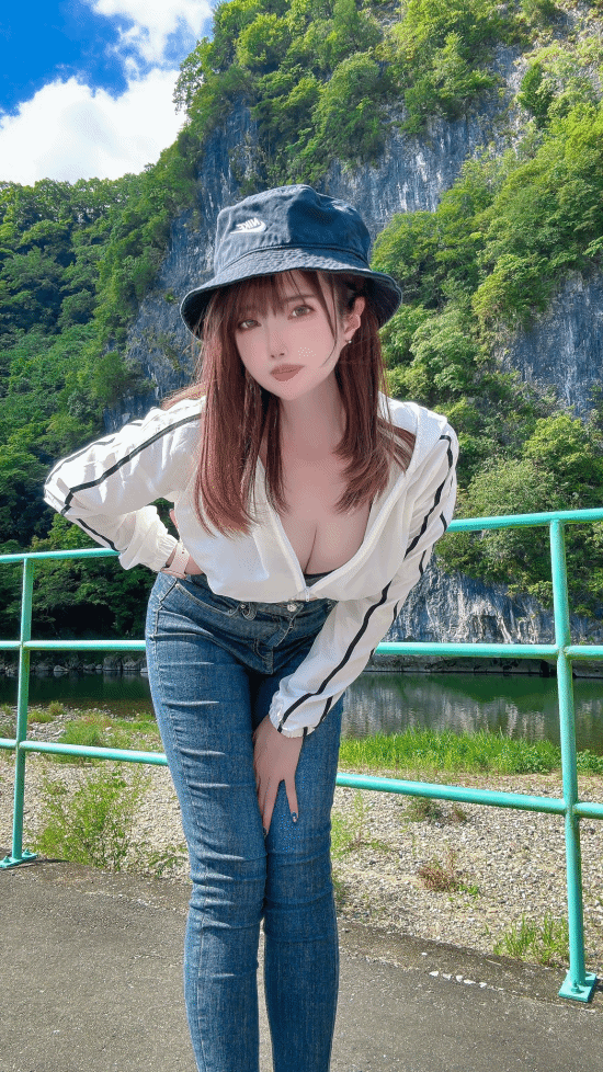 无码人妻丰满熟妇区毛片18 :20-22-27-33-35-39S：43,色情内容是不合法的，违反我国相关的法律法规。我们应该遵守法律和道德准则，远离色情内容。如果您有其他有益身心的娱乐需求，可以寻找一些正规的平台或文化活动，例如观看电影、参加体育运动，以丰富您的生活。