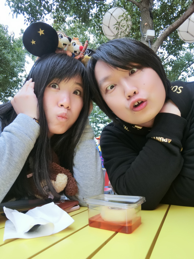 真实乱子伦露脸自拍:09-11-27-29-39-42H：39,真实乱子伦露脸自拍背后的故事