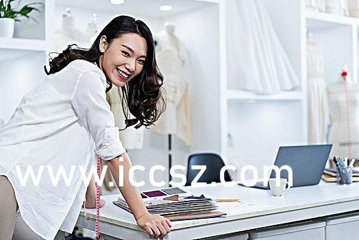 亚洲制服丝袜无码日韩:03-06-15-28-40-48M：44,亚洲制服丝袜的魅力，探索日韩时尚变迁与尺码多样性