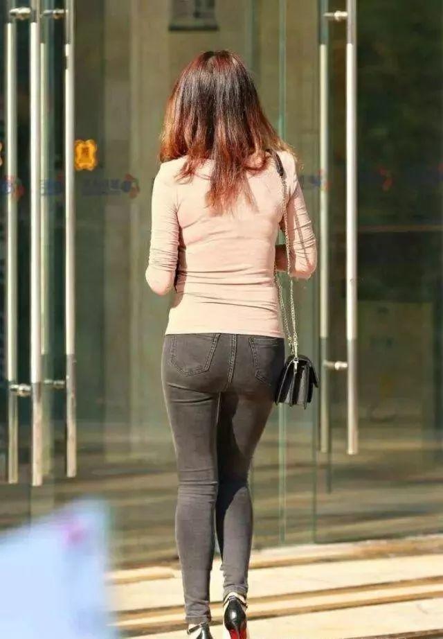 丰满少妇被猛烈进入高清APP:03-11-20-31-34-35D:47,丰满少妇被猛烈进入高清APP,探索私密影像世界的边界与反思 丰满少妇被猛烈进入高清APP:03-11-20-31-34-35D:47,丰满少妇被猛烈进入高清APP,探索私密影像世界的边界与反思