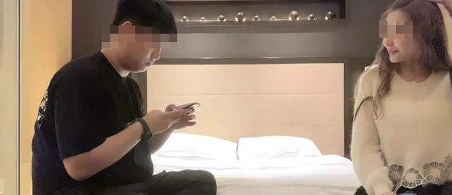 国产精品情侣呻吟对白视频:10-15-19-20-35-49D:21,国产精品情侣呻吟对白视频,情感交织的真实记录 国产精品情侣呻吟对白视频:10-15-19-20-35-49D:21,国产精品情侣呻吟对白视频,情感交织的真实记录