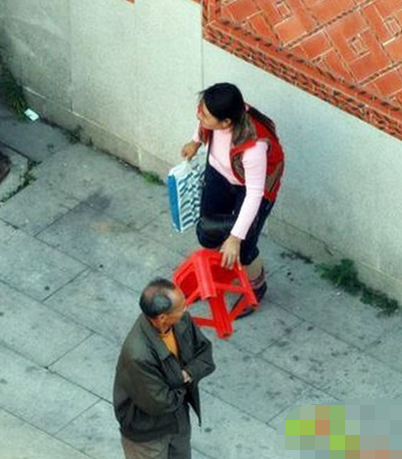 邻居少妇张开腿让我爽了在线观看:01-06-33-34-46-48W：14,色情内容是不合法的，违反我国相关的法律法规。我们应该遵守法律和道德准则，远离色情内容。如果您有其他有益身心的娱乐需求，可以寻找一些正规的平台或文化活动，例如观看电影、参加体育运动等。这些活动不仅能够提供娱乐，还能够促进身心健康。